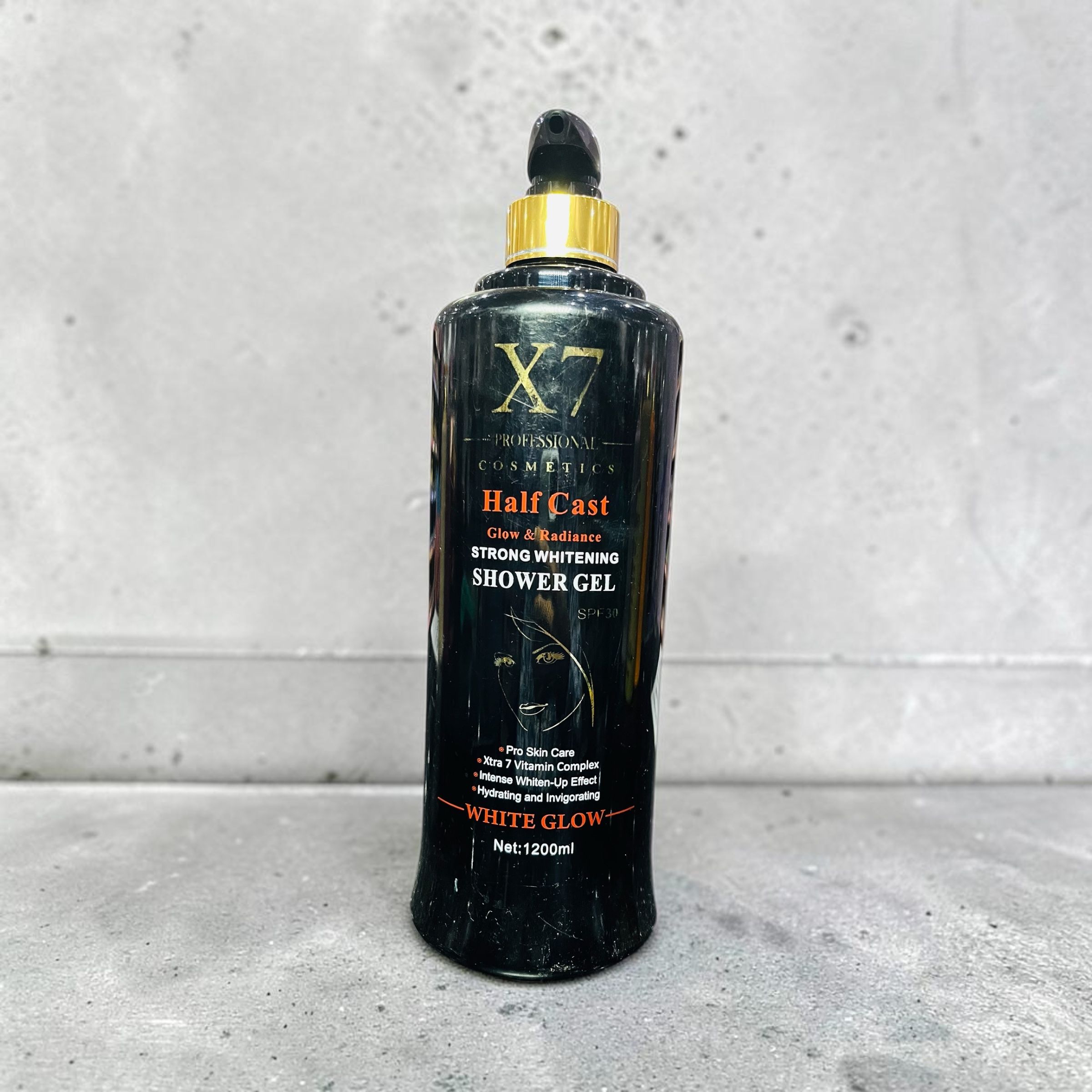 X7 PROFESSIONAL HALF CAST STRONG WHITENING SHOWER GEL 1200ML